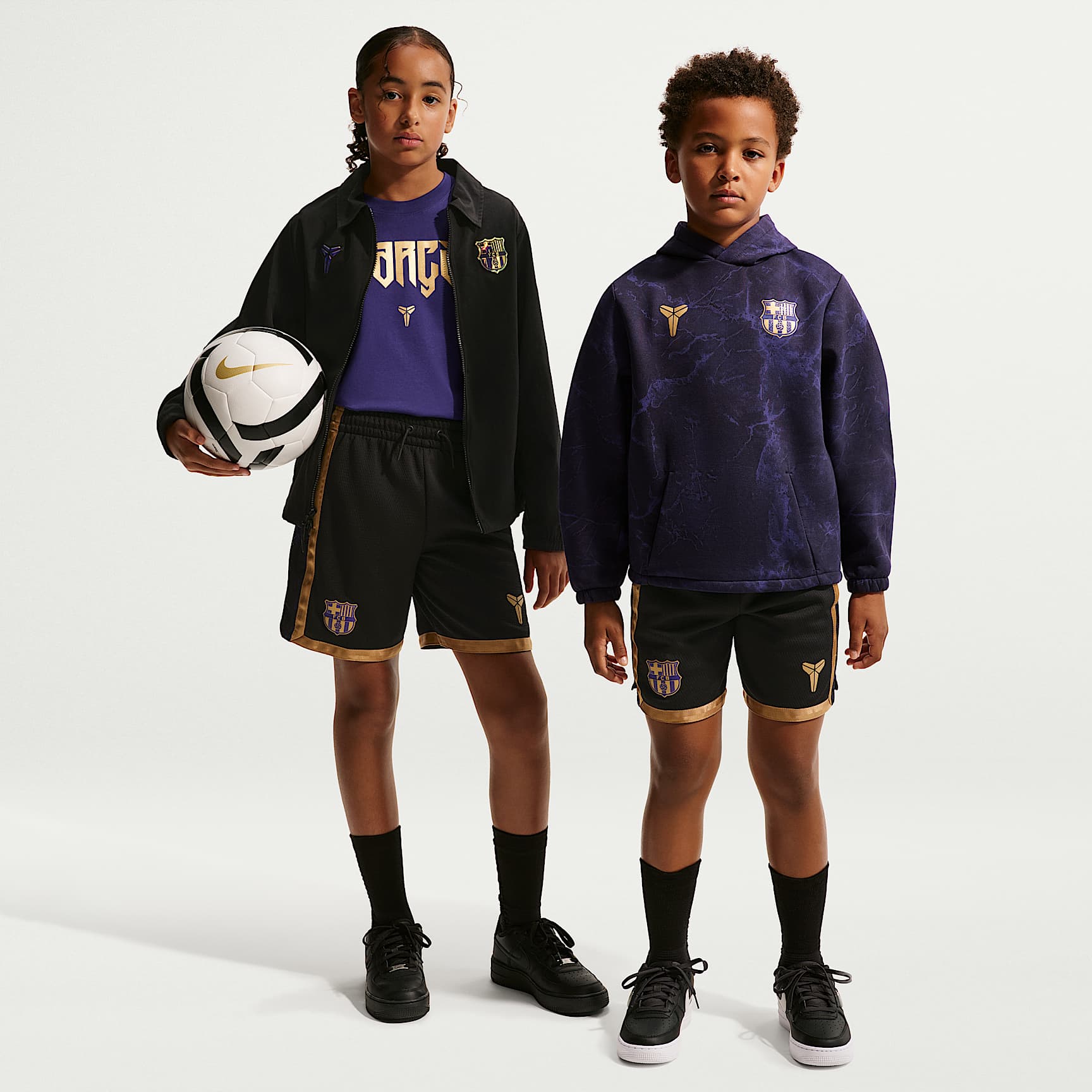 FC Barcelona Away Older Kids' Kobe Dri-FIT Football Shorts. Nike LU